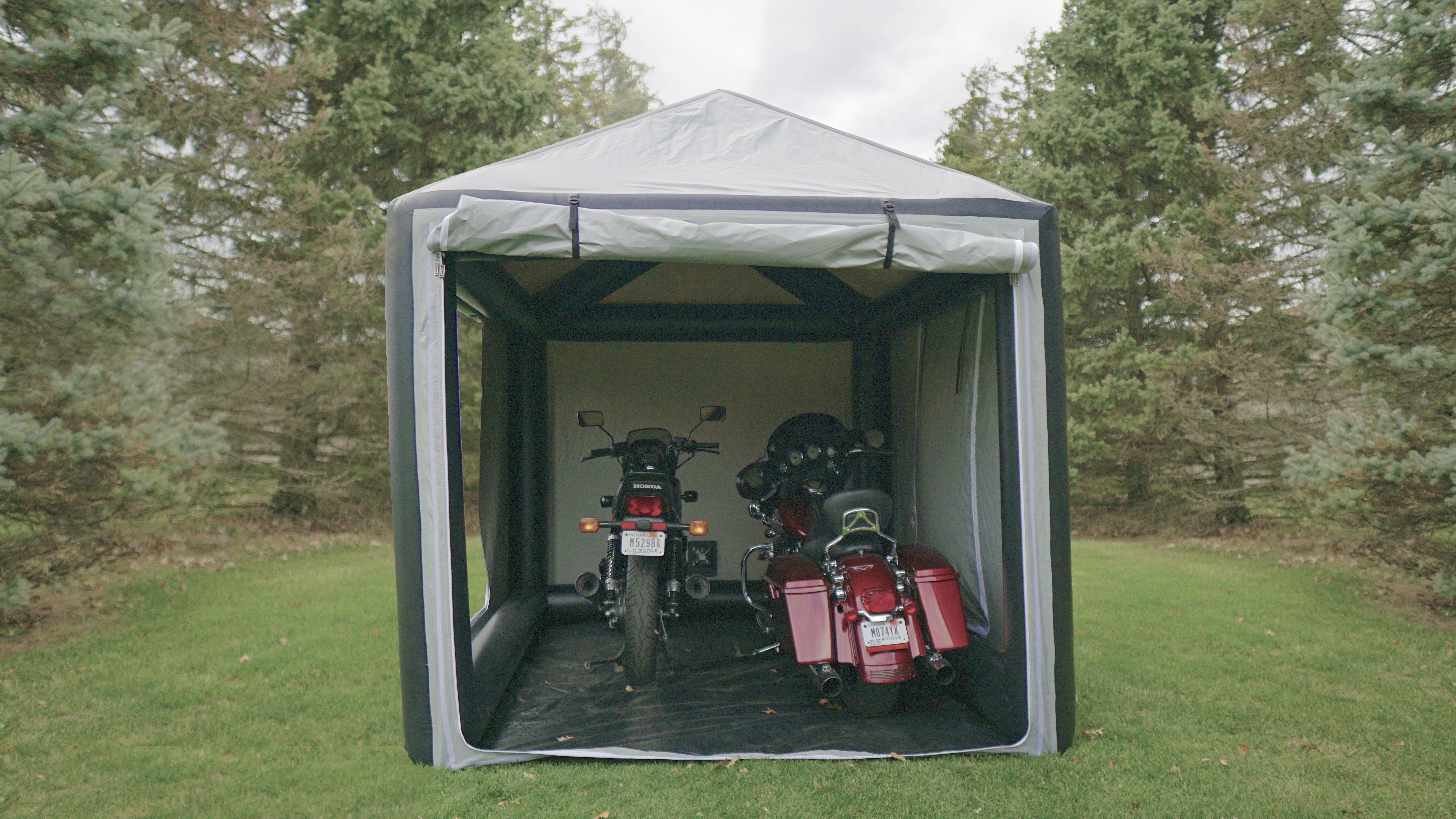 10' Outdoor Bike Showcase W/ Pitched Roof w/ 9' Peak (2 Bike Dual)