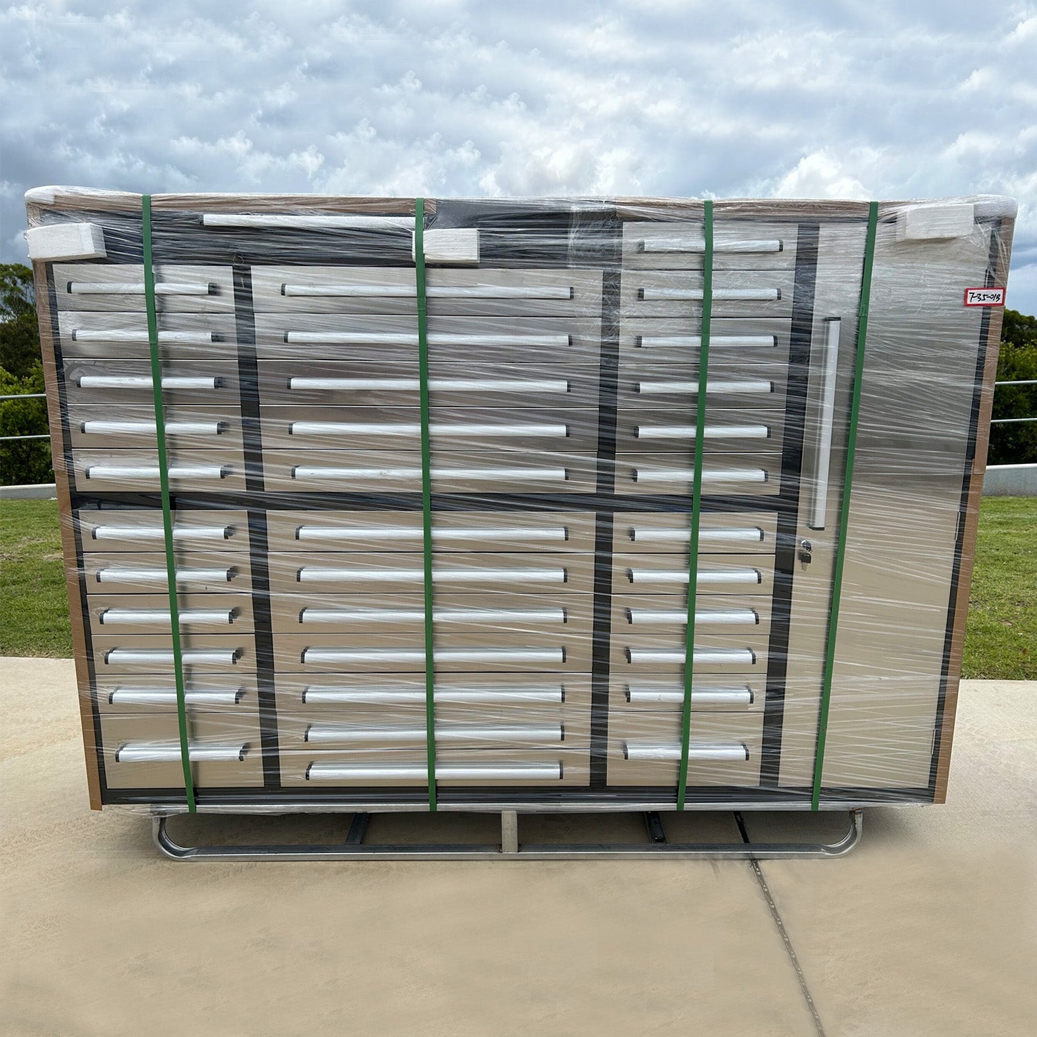 7ft Garage Cabinet (35 Drawers & 1 Cabinet)