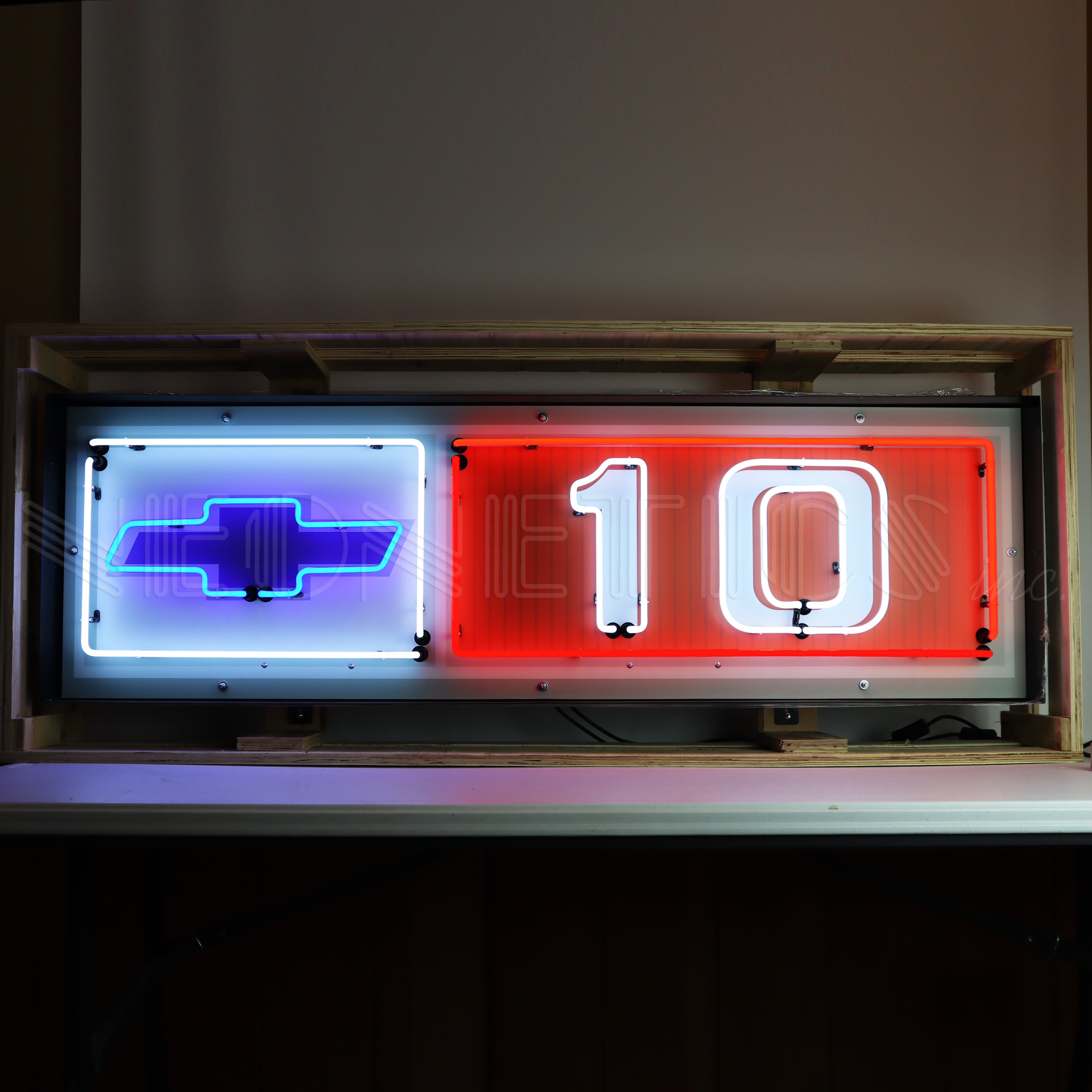 CHEVROLET C10 TRUCK NEON SIGN IN STEEL CAN