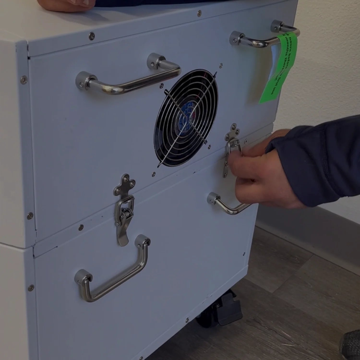 Nature’s Generator Powerhouse Solar and Wind Generator