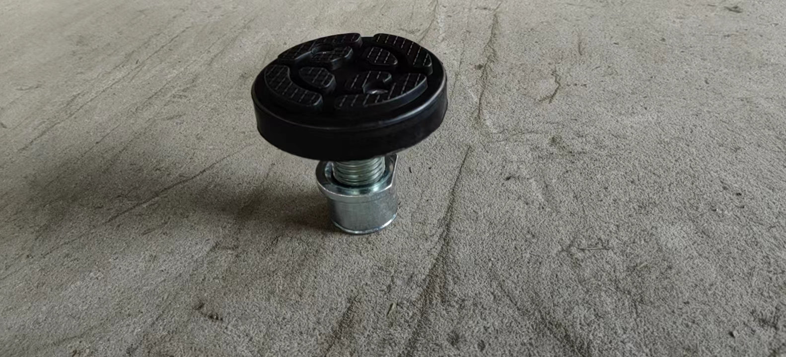 KT-MP3 Lift Screw Pad (Set of 4) and Standard Extension